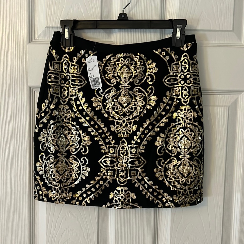 Forever 21 gold sequin skirt size large NWT